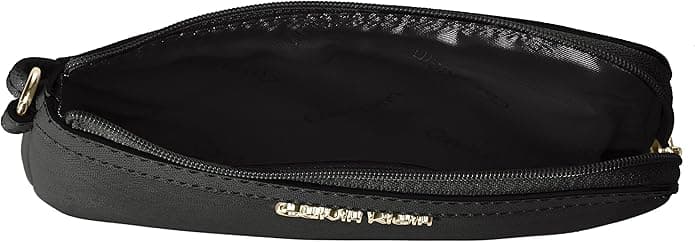 תיק יד  של Calvin Klein 2