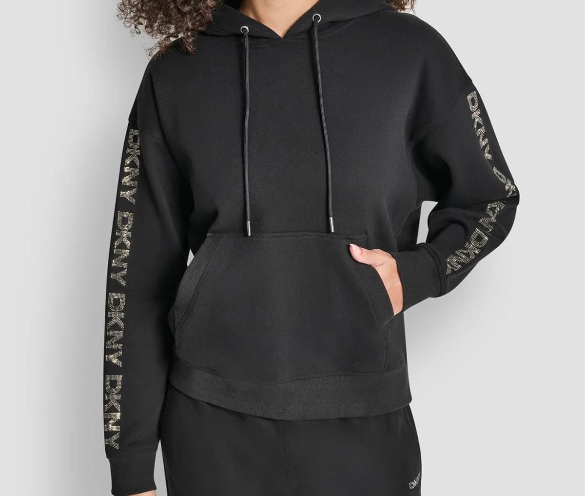 קפוצ'ון כיס עם לוגו של DKNY