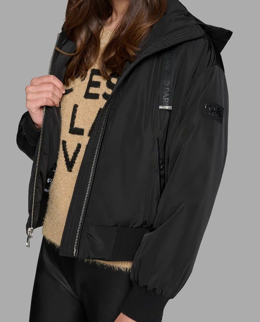 ג'קט שחור בומבר קצר עם לוגו karl lagerfeld paris